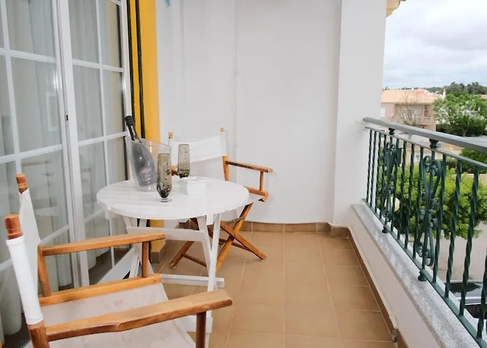 T2 Em Fechado. Albufeira